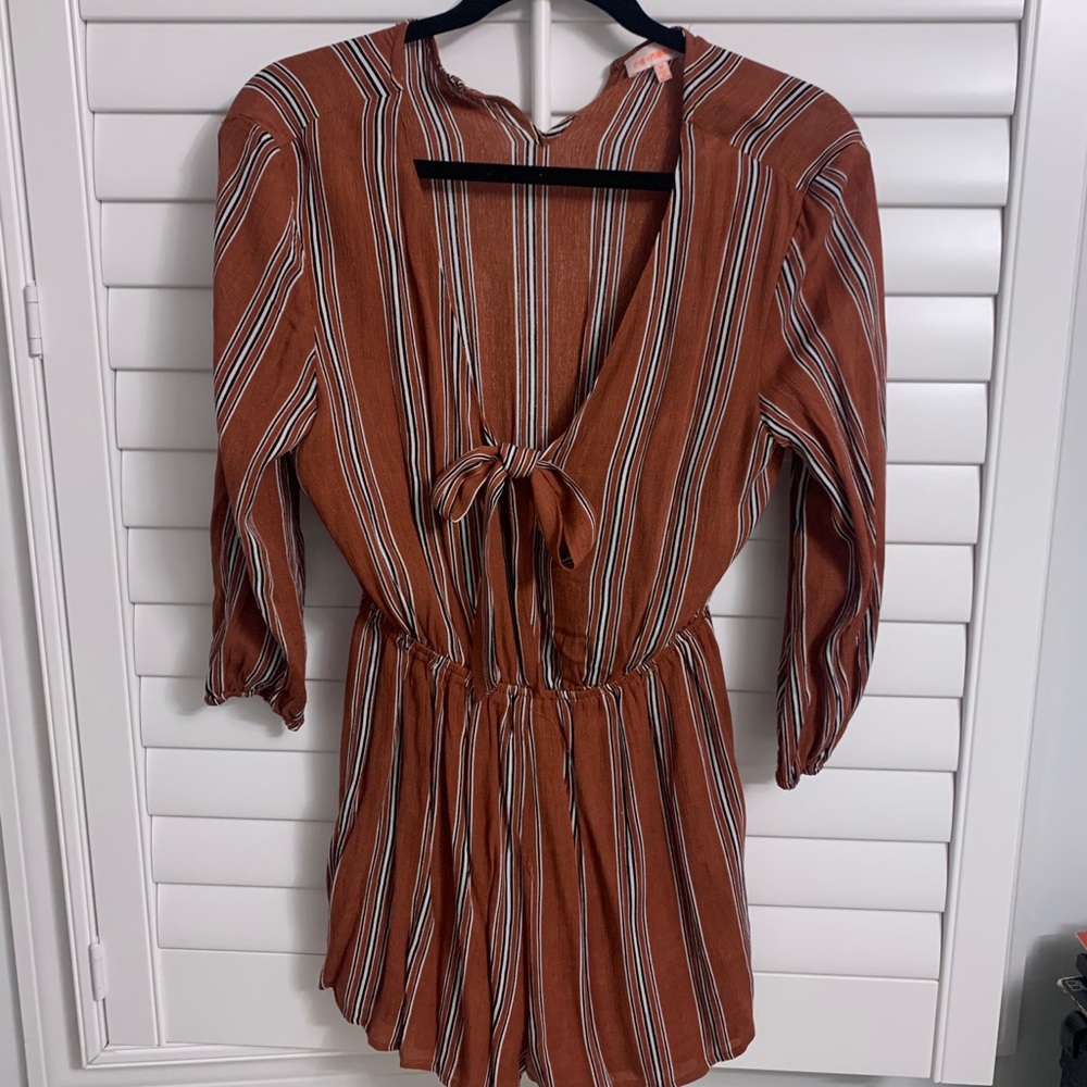 V-neck orange striped romper